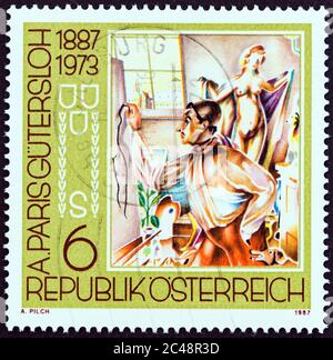 AUTRICHE - VERS 1987 : un timbre imprimé en Autriche montre Anton Faisbauer (Albert Paris Gutersloh), vers 1987. Banque D'Images
