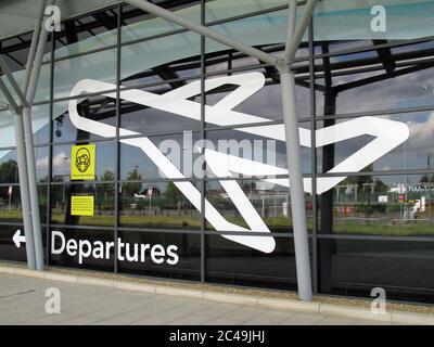 Aéroport de Londres Southend terminal de départ Covid 19 sécurisé le 1er juillet 2020. L'aéroport a apporté un certain nombre de modifications à la zone de départ à l'intérieur Banque D'Images