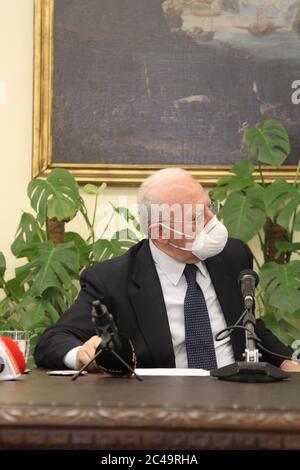 Naples, Italie. 24 juin 2020. Conférence de presse de la présentation du concert 'le vie dell'Amicizia-concerto per la Siria' par Maestro Riccardo Muti. La manifestation du 5 juillet sur les ruines de Paestum.in photo Vincenzo de Luca, gouverneur de Regione Campania (photo de Salvatore Esposito/Pacific Press) Credit: Pacific Press Agency/Alamy Live News Banque D'Images