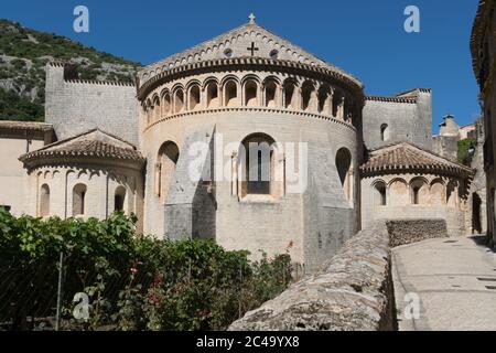 L'abbaye de Gellone est située sur la commune de Saint-Guilhem-le-désert, classée au patrimoine mondial de l'UNESCO. Il a été fondé en 804 par Guilhem d'Orange. Banque D'Images