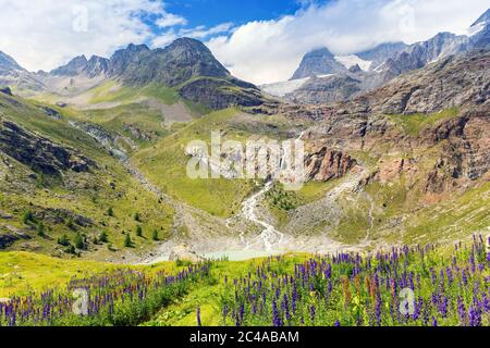 Valmalenco (IT) - vue d'ensemble du barrage Alpe Gera dans la région de Rifugio Bignami Banque D'Images