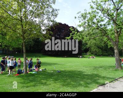 La ville suisse de Bâle. Parc Lange Erlen, centre historique, hôtel de ville et zoo magnifique Banque D'Images