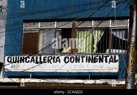 Valence, Carabobo, Venezuela. 25 juin 2020. 25 juin 2020. Les Vénézuéliens tentent de se recréer et de mener leur vie quotidienne dans la rue, malgré la radicalisation de la quarantaine ordonnée par Nicolas Maduro, ayant un rebond dans les cas des personnes touchées par les covids. Photo: Juan Carlos Hernandez crédit: Juan Carlos Hernandez/ZUMA Wire/Alay Live News Banque D'Images