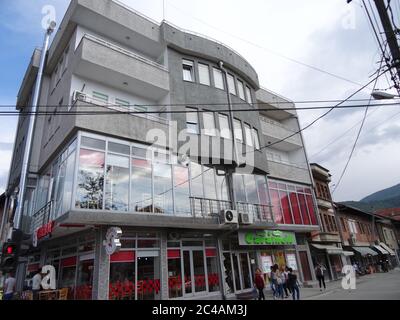 Magnifiques panoramas de Prispen et promenades dans la ville. Un endroit inhabituel qui a conservé son arôme après les conflits au Kosovo Banque D'Images