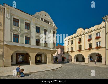 Façades de maisons de Masarykovo namesti à Nový Jičín, Moravskoslezský kraj, République tchèque Banque D'Images