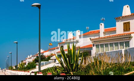 promenade de la plage au bord de la mer en espagne Banque D'Images