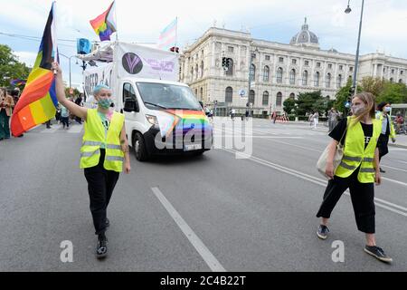 Vienne, Autriche. 25 juin 2020. 37e démonstration « c'est jeudi de nouveau ». La démonstration aura lieu au 'Vienna Pride Month' 2020. Crédit: Franz PERC / Alay Live News Banque D'Images