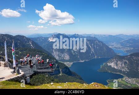 Vue du point de vue de Five Finger au lac Hallstatt, Krippenstein, Obertraun, Hallstatt, Salzkammergut, haute-Autriche, Autriche Banque D'Images