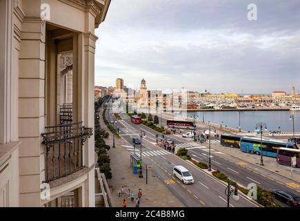 Front de mer, Riva del Mandracchio, Trieste, Golfe de Trieste, Friuli Venezia Giulia, Italie Banque D'Images