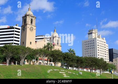 Spohn Park & Cathedral, Corpus Christi, Texas, États-Unis Banque D'Images