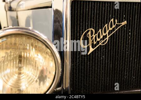 L'avant d'un véhicule d'époque Praga Piccolo. Musée des transports de Bratislava. Bratislava, Slovaquie. 2020/6/12. Banque D'Images