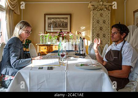 Rodolfo Guzman, chef étoilé au guide Michelin, au Rheingau Gourmet Festival à Hattenheim, Eltville am Rhein, Allemagne Banque D'Images