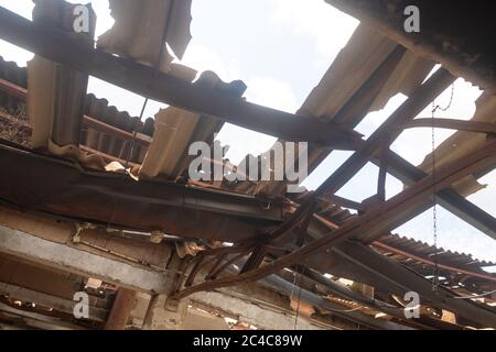 Foyer d'incendie au marché d'Oba à Benin City, État d'Edo, Nigeria Banque D'Images