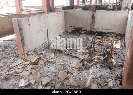 Foyer d'incendie au marché d'Oba à Benin City, État d'Edo, Nigeria Banque D'Images