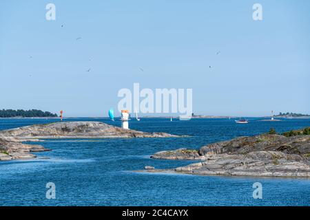 Voile sur la mer Baltique à Porkkala, Kirkkonummi, Finlande Banque D'Images