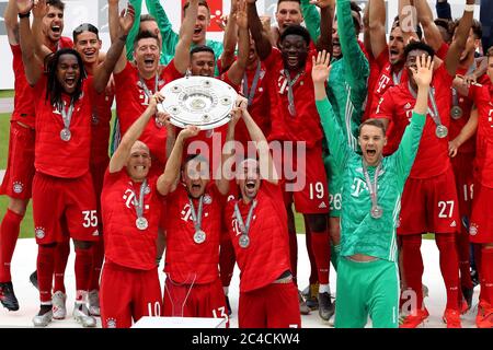 Munich, Allemagne. 2019 mai 18.05.2019, Fuvuball, 1.Bundesliga, saison 2018/2019, FC Bayern Mvºnchen - Eintracht Frankfurt 5: 1, Arjen Robben, Rafinha, Franck Ribery, Manuel Neuer, goalwart, FC Bayern Mvchen, Mvºnchen, Muennchen, Muenjuamy, Kümung, Kümung, Kümung, Küler, Kümung, Kümüler, Küler, Kümüler, Kümung, Kümümung, Kümung Banque D'Images