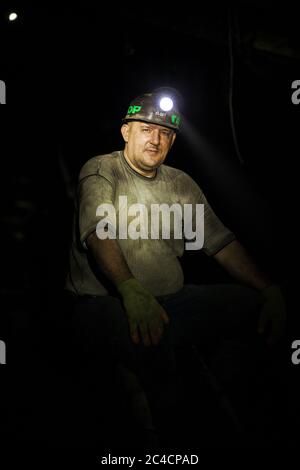 portraits de mineurs dans une mine de charbon brun Banque D'Images