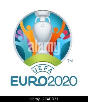 Kiev, Ukraine - 04 octobre 2019 : logo officiel du Championnat d'Europe de l'UEFA 2020, imprimé sur papier blanc Banque D'Images