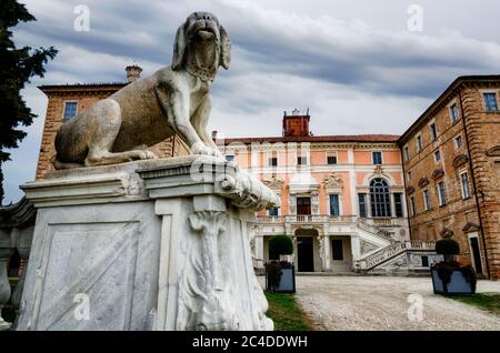 Château de Govone dans le Piémont, Italie Banque D'Images