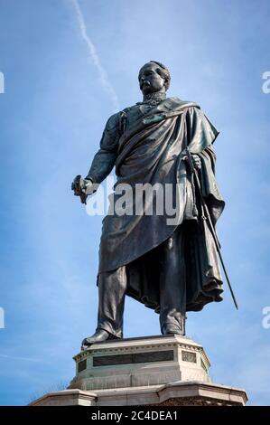 Monument au général Manfredo Fanti, chef de file dans les batailles pour l'indépendance italienne, devant l'église Saint-Marc à la Piazza San Marco à Florence, Italie Banque D'Images