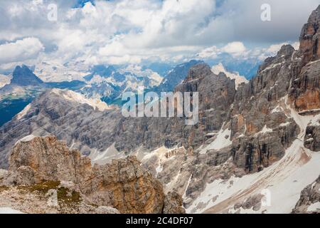 Sommets du massif du Monte Cristallo dans les Dolomites de la Cresta Bianca près de Cortina, Italie Banque D'Images