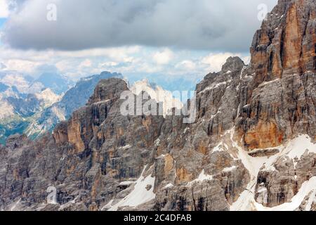 De beaux sommets des Dolomites près de Cortina en Italie Banque D'Images