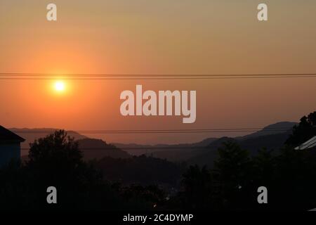 Magnifique coucher de soleil sur les collines à Fethiye, Turquie Banque D'Images