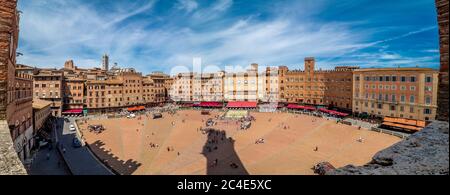 Vue aérienne de la Piazza del Campo et de la fonte Gaia. Sienne. Italie. Banque D'Images