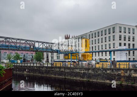 Chantier de construction de la nouvelle station de métro de Berlin (U-Bahn) sur la ligne U5 près de la rivière Spree, Rotes Rathaus - Hôtel de ville rouge, et bâtiment du Forum de Berlin Banque D'Images