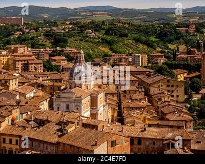 Vue aérienne de Santa Maria à Provenzano, Sienne Banque D'Images