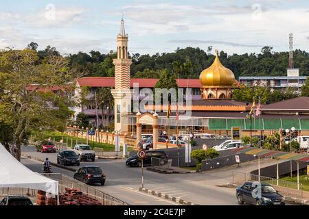 Limbang, Sarawak, Malaisie: Masjid Baitul Iman, la mosquée du district de Limbang Banque D'Images