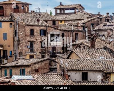 Maisons et appartements traditionnels à Sienne. Italie. Banque D'Images