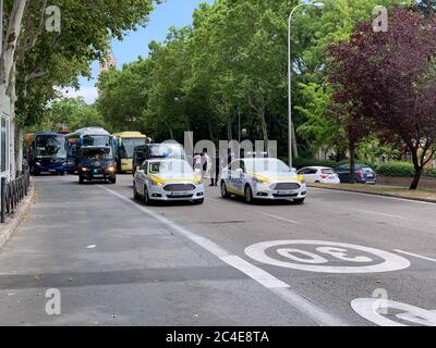 Madrid, Espagne. 26 juin 2020. Manifestations de chauffeurs de bus dans le centre de Madrid, vendredi 2020 juin crédit: CORDONE PRESS/Alay Live News Banque D'Images