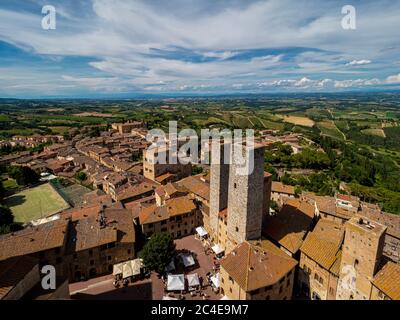 Torri dei Sallucci (tours jumelles OT Torri Gemelle) San Gimignano, Toscane, Italie. Banque D'Images