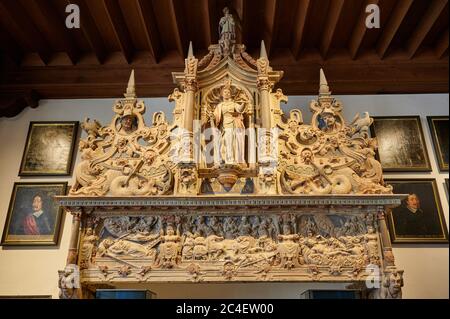 figure de Justitia dans la salle de la paix de l'hôtel de ville historique de Muenster, Rhénanie-du-Nord-Westphalie, Allemagne Banque D'Images