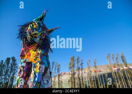 LISBONNE, PORTUGAL - 4 OCTOBRE 2019 : statue du Lynx ibérique à Lisbonne, Portugal. Il est situé au Parc des Nations (Parque das Nações) et il est ma Banque D'Images