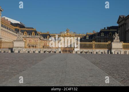 RÉOUVERTURE DU CHÂTEAU DE VERSAILLES APRÈS LE CONFINEMENT Banque D'Images