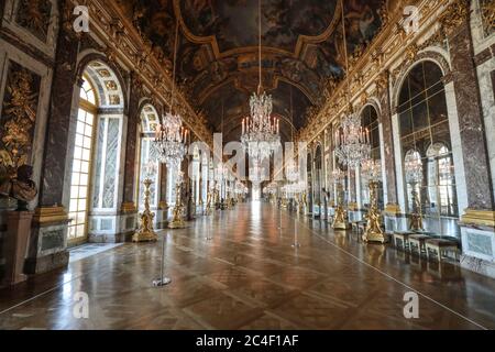 RÉOUVERTURE DU CHÂTEAU DE VERSAILLES APRÈS LE CONFINEMENT Banque D'Images