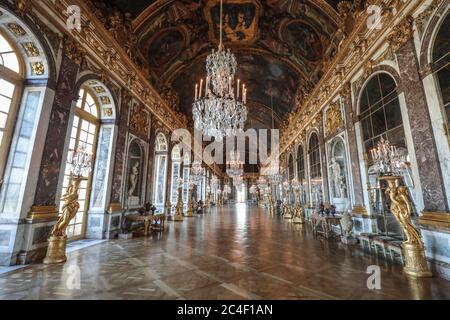 RÉOUVERTURE DU CHÂTEAU DE VERSAILLES APRÈS LE CONFINEMENT Banque D'Images