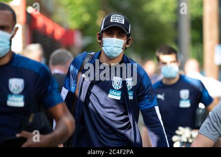 Londres, Royaume-Uni. 26 juin 2020. West Bromwich Albion cherche à rester dans les deux premiers et à gagner le titre de champion, tandis que Brentford tente de se maintenir dans les positions de jeu, ou même de prendre l'un des deux spots de promotion automatique. C'est l'un des derniers matches à jouer à Griffin Park avant que le FC Brentford ne se déplace vers leur nouveau terrain près de Kew Bridge. Crédit : Liam Asman/Alay Live News Banque D'Images