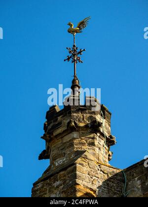 TONBRIDGE, KENT, Royaume-Uni -le 13 SEPTEMBRE 2019 : la flèche octogonale de l'église Pierre-et-Saint-Paul et son ailette météorologique Banque D'Images