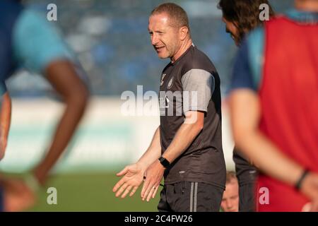 High Wycombe, Royaume-Uni. 26 juin 2020. Richard Dobson (directeur adjoint) pendant la séance de formation du FC Wycombe Wanderers à Adams Park, High Wycombe, en Angleterre, le 26 juin 2020. Photo de David Horn. Crédit : images Prime Media/Alamy Live News Banque D'Images