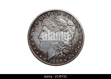 USA One Dollar Morgan Silver coin réplique datée de 1880 avec une image portrait de Liberty sur l'arrière-plan coupé et isolé sur un fond blanc Banque D'Images