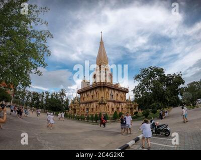 Temple Wat Chalong dans le sous-district de Chalong, district de Mueang Phuket, Thaïlande 18/11/2019 Banque D'Images