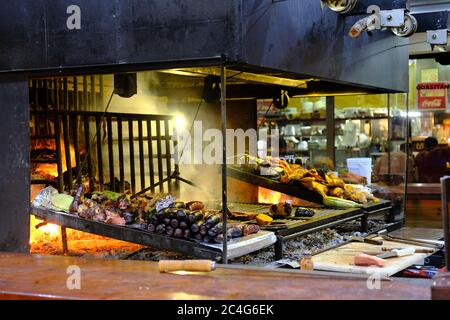 Uruguay Montevideo - Restaurant au Mercado del Puerto Banque D'Images