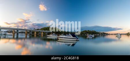 Vue panoramique depuis le port de plaisance de Como, Nouvelle-Galles du Sud, Australie Banque D'Images