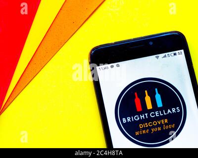 Dans cette photo illustration e-commerce le logo Brain Cellars est visible sur un smartphone Banque D'Images