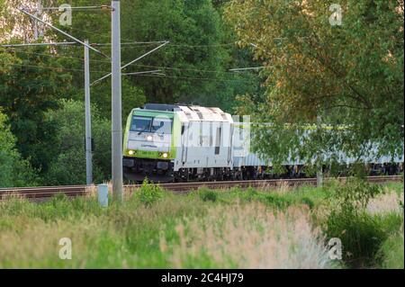 Allemagne , Krimnitz , 15.06.2020 , UN train de marchandises avec une locomotive diesel de Captrain Banque D'Images