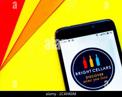 Dans cette photo illustration e-commerce le logo Brain Cellars est visible sur un smartphone. Banque D'Images