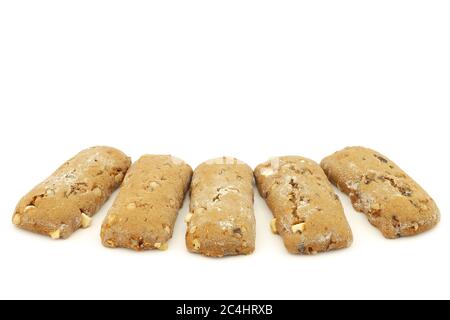 biscuits aux canneberges et au chocolat sur fond blanc Banque D'Images